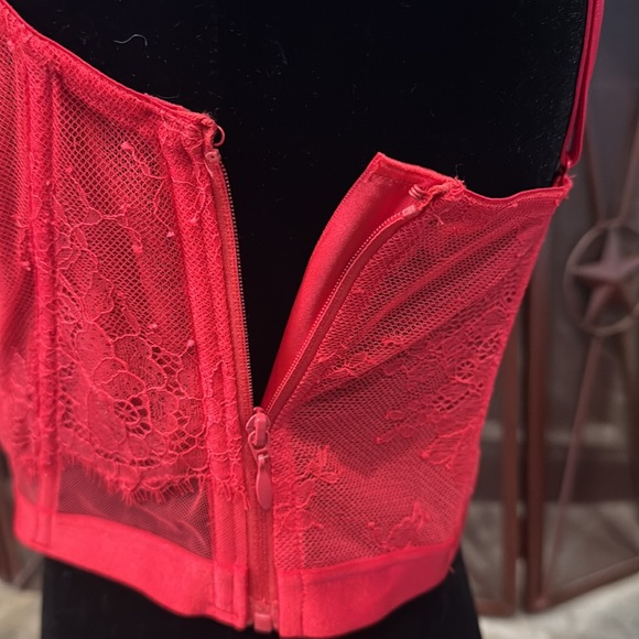 NWOT Victoria's Secret Very Sexy Red Lace Bralette / Balconette/ Bustier - Picture 3 of 5